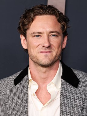 Amerikalı aktör Lewis Pullman, Los Angeles Searchlight Pictures 'ın 14 Aralık 2025' te Hollywood, Los Angeles 'taki Sinema Sanatları ve Bilimleri Akademisi' nde düzenlenen The Testament of Ann Lee 'nin galasına geldi.   