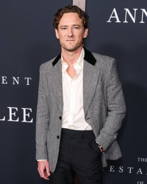 Amerikalı aktör Lewis Pullman, Los Angeles Searchlight Pictures 'ın 14 Aralık 2025' te Hollywood, Los Angeles 'taki Sinema Sanatları ve Bilimleri Akademisi' nde düzenlenen The Testament of Ann Lee 'nin galasına geldi.   