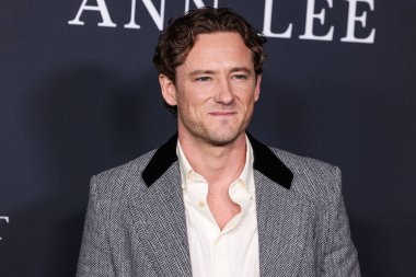 Amerikalı aktör Lewis Pullman, Los Angeles Searchlight Pictures 'ın 14 Aralık 2025' te Hollywood, Los Angeles 'taki Sinema Sanatları ve Bilimleri Akademisi' nde düzenlenen The Testament of Ann Lee 'nin galasına geldi.   