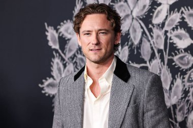 Amerikalı aktör Lewis Pullman, Los Angeles Searchlight Pictures 'ın 14 Aralık 2025' te Hollywood, Los Angeles 'taki Sinema Sanatları ve Bilimleri Akademisi' nde düzenlenen The Testament of Ann Lee 'nin galasına geldi.   