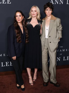Sofia Subercaseaux, Mona Fastvold ve Celia Rowlson-Hall 14 Aralık 2025 'te Hollywood' da Sinema Sanatları ve Bilimleri Akademisi 'nde düzenlenen Searchlight Pictures' ın Los Angeles galasına geldiler.