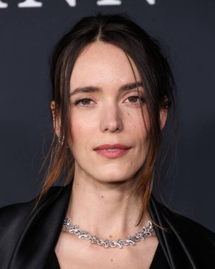 Fransız aktris Stacy Martin, 14 Aralık 2025 'te Hollywood, Los Angeles' taki Sinema Sanatları ve Bilimleri Akademisi 'nde düzenlenen Searchlight Pictures' ın Los Angeles prömiyerine geldi.