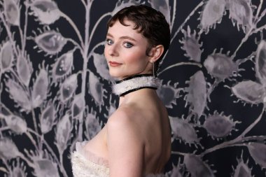 Yeni Zelandalı aktris Thomasin McKenzie 14 Aralık 2025 'te Hollywood, Los Angeles' ta bulunan Linwood Dunn Tiyatrosu 'nda düzenlenen 