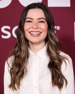 Amerikalı aktris, şarkıcı ve yapımcı Miranda Cosgrove, 15 Aralık 2025 'te Hollywood, Los Angeles, Kaliforniya, ABD' de bulunan TCL Çin Tiyatrosu IMAX 'te düzenlenen Lionsgate' in 'The Housemaid' adlı filminin Los Angeles galasına geldi..