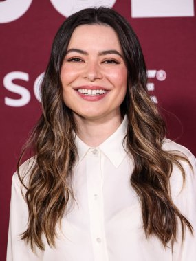 Amerikalı aktris, şarkıcı ve yapımcı Miranda Cosgrove, 15 Aralık 2025 'te Hollywood, Los Angeles, Kaliforniya, ABD' de bulunan TCL Çin Tiyatrosu IMAX 'te düzenlenen Lionsgate' in 'The Housemaid' adlı filminin Los Angeles galasına geldi..