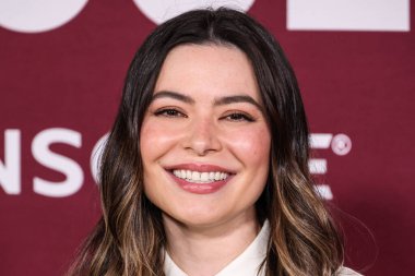 Amerikalı aktris, şarkıcı ve yapımcı Miranda Cosgrove, 15 Aralık 2025 'te Hollywood, Los Angeles, Kaliforniya, ABD' de bulunan TCL Çin Tiyatrosu IMAX 'te düzenlenen Lionsgate' in 'The Housemaid' adlı filminin Los Angeles galasına geldi..