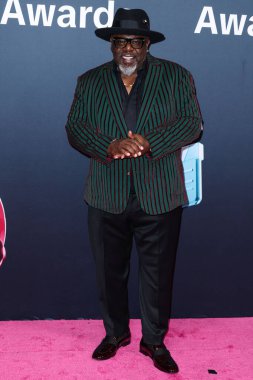 Amerikalı stand-up komedyeni, aktör ve televizyon sunucusu Cedric the Entertainer (Cedric Antonio Kyles) 18 Aralık 2025 tarihinde Hollywood Paladyumu 'nda düzenlenen TikTok Ödülleri' ne geldi..