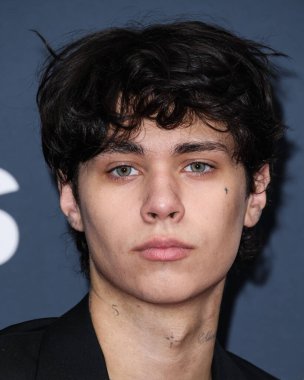 Amerikalı şarkıcı, rapçi, söz yazarı ve çok enstrümanlı Landon Barker, 18 Aralık 2025 'te Hollywood Paladyumu' nda düzenlenen TikTok Ödülleri 'ne geldi..