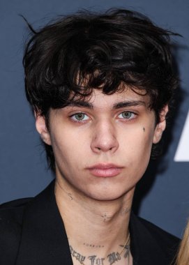 Amerikalı şarkıcı, rapçi, söz yazarı ve çok enstrümanlı Landon Barker, 18 Aralık 2025 'te Hollywood Paladyumu' nda düzenlenen TikTok Ödülleri 'ne geldi..