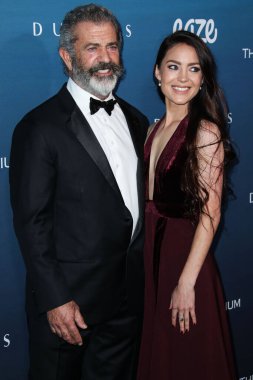 Mel Gibson ve Rosalind Ross 9 yıl sonra ayrıldılar. Amerikan doğumlu Avustralyalı aktör, yönetmen ve yapımcı Mel Gibson ve eşi Amerikalı senarist, film yönetmeni ve eski binici Rosalind Ross..