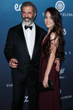 Mel Gibson ve Rosalind Ross 9 yıl sonra ayrıldılar. Amerikan doğumlu Avustralyalı aktör, yönetmen ve yapımcı Mel Gibson ve eşi Amerikalı senarist, film yönetmeni ve eski binici Rosalind Ross..