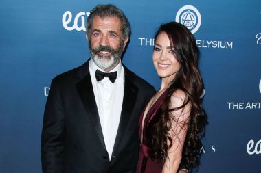Mel Gibson ve Rosalind Ross 9 yıl sonra ayrıldılar. Amerikan doğumlu Avustralyalı aktör, yönetmen ve yapımcı Mel Gibson ve eşi Amerikalı senarist, film yönetmeni ve eski binici Rosalind Ross..