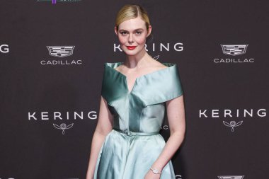 Alexander McQueen 'i giyen Elle Fanning, 3 Ocak 2026' da Palm Springs, Riverside County, Kaliforniya, ABD 'deki Palm Springs Kongre Merkezi' nde düzenlenen 37..