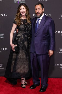 Jackie Sandler ve kocası Adam Sandler, 3 Ocak 2026 'da Palm Springs, Riverside County, Kaliforniya' da düzenlenen 37. Palm Springs Uluslararası Film Festivali Film Ödülleri 'ne geldiler..