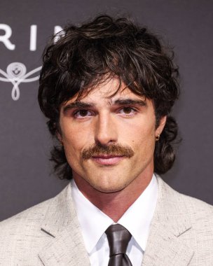 Bottega Veneta giyen Jacob Elordi, 3 Ocak 2026 'da Palm Springs Kongre Merkezi' nde düzenlenen 37. Palm Springs Uluslararası Film Festivali Ödülleri 'ne geldi..