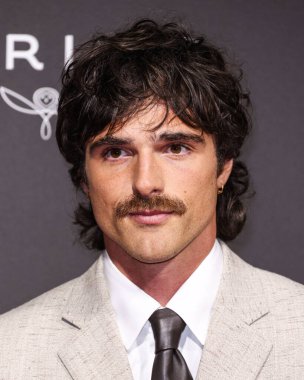 Bottega Veneta giyen Jacob Elordi, 3 Ocak 2026 'da Palm Springs Kongre Merkezi' nde düzenlenen 37. Palm Springs Uluslararası Film Festivali Ödülleri 'ne geldi..