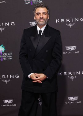 Oscar Isaac, Palm Springs Uluslararası Film Festivali Ödülleri 'ne 3 Ocak 2026' da Palm Springs Kongre Merkezi 'nde düzenlenen 37..