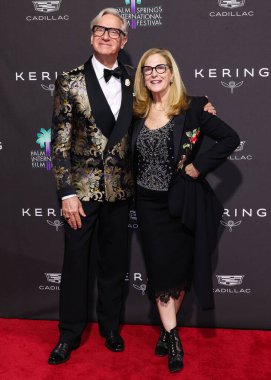 Paul Feig ve eşi Laurie Feig, 3 Ocak 2026 'da Palm Springs, Riverside County, Kaliforniya, ABD' de düzenlenen 37. Palm Springs Uluslararası Film Festivali Ödülleri 'ne geldiler..