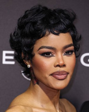 Bayan Sohee Spring 2025 Couture elbisesi giyen Teyana Taylor, Palm Springs Uluslararası Film Festivali Film Ödülleri 'ne 3 Ocak 2026' da Palm Springs, Riverside, Kaliforniya 'da düzenlenen 37.