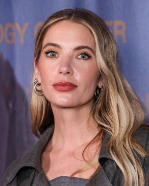 Amerikalı aktris ve şarkıcı Ashley Benson, Forge 'un 