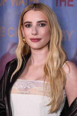 Amerikalı aktris, şarkıcı, yapımcı ve model Emma Roberts, 8 Ocak 2026 'da Los Angeles, Los Angeles, Kaliforniya, ABD' de düzenlenen 2220 Arşiv + Arşiv 'de düzenlenen Forge' un 'The Chronology of Water' adlı galasına geldi..