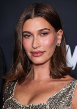 Amerikan model, girişimci ve televizyon karakteri Hailey Baldwin Bieber, Armani elbisesi giymiş olarak 9 Ocak 2025 'te ABD' deki Regent Santa Monica Plajı 'nda düzenlenen 2026. Geleneksel WWD Style Awards' a geldi.