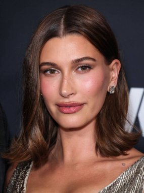 Amerikan model, girişimci ve televizyon karakteri Hailey Baldwin Bieber, Armani elbisesi giymiş olarak 9 Ocak 2025 'te ABD' deki Regent Santa Monica Plajı 'nda düzenlenen 2026. Geleneksel WWD Style Awards' a geldi.