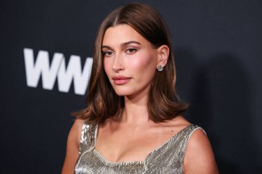 Amerikan model, girişimci ve televizyon karakteri Hailey Baldwin Bieber, Armani elbisesi giymiş olarak 9 Ocak 2025 'te ABD' deki Regent Santa Monica Plajı 'nda düzenlenen 2026. Geleneksel WWD Style Awards' a geldi.