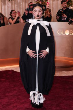 Thom Browne giyen Audrey Nuna, 11 Ocak 2026 'da Beverly Hilton Oteli' nde düzenlenen 83. Altın Küre Ödülleri 'ne geldi..