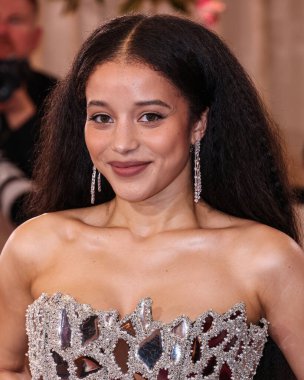 De Beers Mücevherat ile Louis Vuitton 'u giyen Chase Infiniti, 11 Ocak 2026' da Beverly Hills, Los Angeles, Kaliforniya, ABD 'de düzenlenen 83..