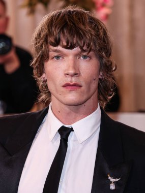 Tiffany ve Co. mücevherleriyle Saint Laurent 'i giyen Connor Storrie, 11 Ocak 2026' da Beverly Hilton Hotel 'de düzenlenen 83. Altın Küre Ödülleri' ne ulaştı..