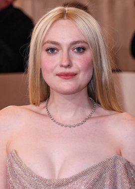 Vivienne Westwood giyen Dakota Fanning, 11 Ocak 2026 'da Beverly Hilton Oteli' nde düzenlenen 83. Altın Küre Ödülleri 'ne geldi..