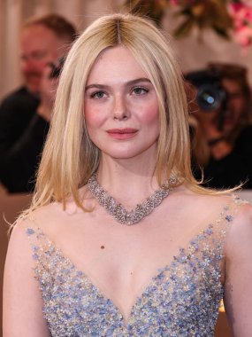 Gucci giyen Elle Fanning, 11 Ocak 2026 'da Beverly Hilton Oteli' nde düzenlenen 83. Altın Küre Ödülleri 'ne geldi.