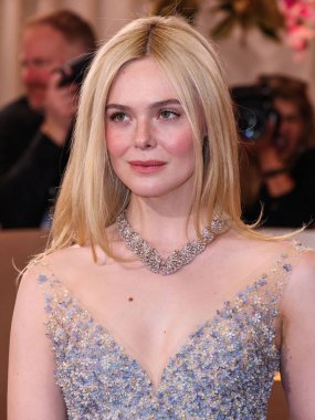 Gucci giyen Elle Fanning, 11 Ocak 2026 'da Beverly Hilton Oteli' nde düzenlenen 83. Altın Küre Ödülleri 'ne geldi.