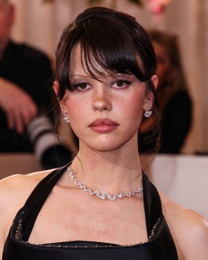 Dior High mücevherleriyle özel bir Dior elbisesi giyen Mia Goth, 11 Ocak 2026 'da Beverly Hills, Los Angeles, Kaliforniya, ABD' deki The Beverly Hilton Hotel 'de düzenlenen 83..