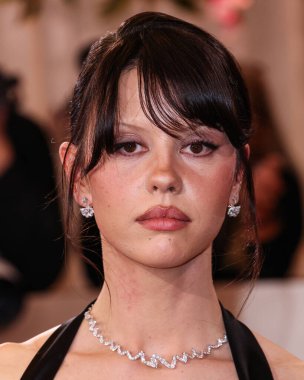 Dior High mücevherleriyle özel bir Dior elbisesi giyen Mia Goth, 11 Ocak 2026 'da Beverly Hills, Los Angeles, Kaliforniya, ABD' deki The Beverly Hilton Hotel 'de düzenlenen 83..