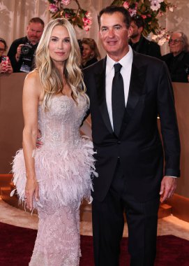 Molly Sims ve kocası Scott Stuber, 11 Ocak 2026 'da Beverly Hilton Oteli' nde düzenlenen 83. Altın Küre Ödülleri 'ne geldiler..