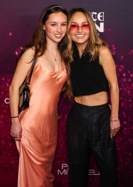 Jade De Laurentiis ve annesi Giada De Laurentiis, 20 Ocak 2026 'da Beverly Grove, Los Angeles, Kaliforniya, ABD' de düzenlenen CJ 4DPLEX 'in Sonsuz Simgesi: A Visual Memoir' a geldiler..