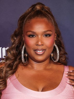 Lizzo (Melissa Viviane Jefferson) Sophia Webster topuklularıyla 20 Ocak 2026 'da Beverly Grove, Los Angeles, Kaliforniya, ABD' de düzenlenen CJ 4DPLEX 'in Sonsuz Simgesi: A Visual Memoir' a gelir.