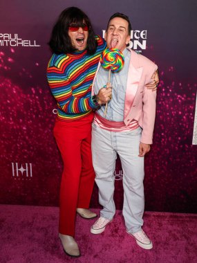 Bay Fantasy ve Jeremy Scott 20 Ocak 2026 'da Beverly Grove, Los Angeles, Kaliforniya, ABD' de düzenlenen CJ 4DPLEX 'in Sonsuz Simgesi: A Visual Memoir' a geldiler..