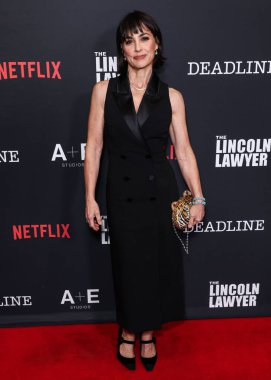 Constance Zimmer, Los Angeles Netflix 'in ve A + E Stüdyolarının galası' The Lincoln Lawyer 'Sezon 4' te Penske Medya Şirketi (PMC) Terası 'nda 28 Ocak 2026' da Los Angeles, Kaliforniya, ABD 'de gerçekleştirildi..