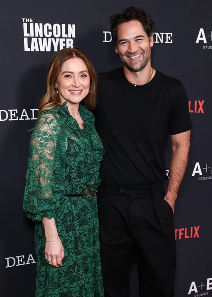 Sasha Alexander ve Emmanuelle Chriqui Netflix 'in ve A + E Stüdyolarının Los Angeles Premiere of Netflix ve A + E Stüdyoları' nın 'The Lincoln Lawyer' 4. sezonuna 28 Ocak 2026 'da Penske Medya Kurumu (PMC) Terası' nda geldiler.