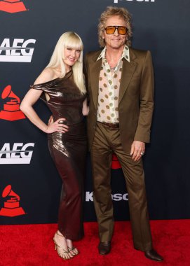 Ace Harper ve Matt Sorum, 30 Ocak 2026 'da Los Angeles Kongre Salonu' nda düzenlenen Mariah Carey onuruna düzenlenen MusiCares 2026 'ya geldiler..