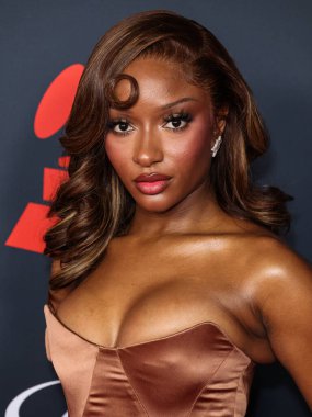 Ayra Starr, 30 Ocak 2026 'da Los Angeles Kongre Merkezi Güney Salonu' nda düzenlenen Mariah Carey onuruna düzenlenen MusiCares 2026 'ya ulaştı..