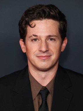 Charlie Puth, Los Angeles Kongre Merkezi 'nde 30 Ocak 2026' da Los Angeles, Kaliforniya, ABD 'de düzenlenen Mariah Carey onuruna düzenlenen MusiCares 2026' ya ulaştı..