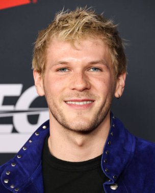 Davis Burleson, 30 Ocak 2026 tarihinde Los Angeles Kongre Merkezi Güney Salonu 'nda düzenlenen Mariah Carey onuruna düzenlenen MusiCares 2026' ya ulaştı..