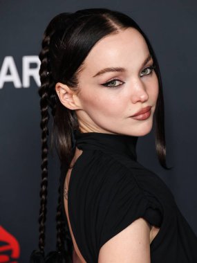 Zuhair Murad elbisesi giyen güvercin Cameron, 30 Ocak 2026 'da Los Angeles Kongre Merkezi Güney Salonu' nda düzenlenen Mariah Carey onuruna düzenlenen MusiCares 2026 'ya ulaştı..