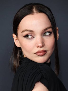 Zuhair Murad elbisesi giyen güvercin Cameron, 30 Ocak 2026 'da Los Angeles Kongre Merkezi Güney Salonu' nda düzenlenen Mariah Carey onuruna düzenlenen MusiCares 2026 'ya ulaştı..