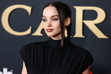 Zuhair Murad elbisesi giyen güvercin Cameron, 30 Ocak 2026 'da Los Angeles Kongre Merkezi Güney Salonu' nda düzenlenen Mariah Carey onuruna düzenlenen MusiCares 2026 'ya ulaştı..