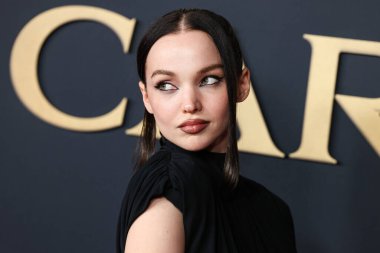 Zuhair Murad elbisesi giyen güvercin Cameron, 30 Ocak 2026 'da Los Angeles Kongre Merkezi Güney Salonu' nda düzenlenen Mariah Carey onuruna düzenlenen MusiCares 2026 'ya ulaştı..